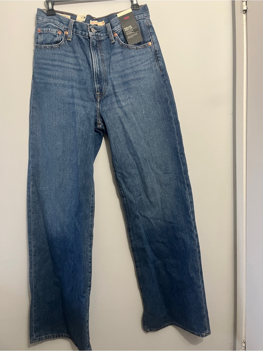 Levi's Women’s Premium Ribcage Wide leg Medium Blue Jeans Size 29x34 NWT